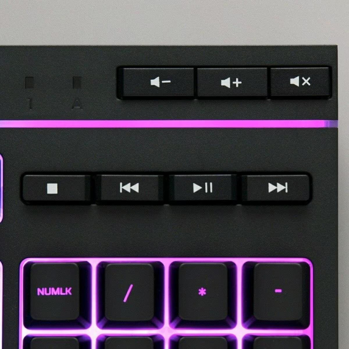 Teclado Gamer Hyperx Alloy Qwerty Español Latinoamérica Color Negro Con Luz Rgb